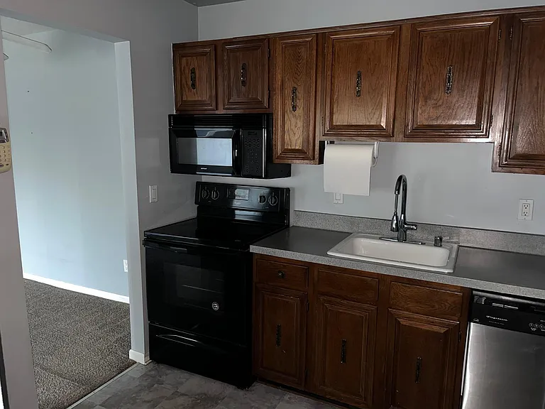 706 Sunset Ln — Photo 9