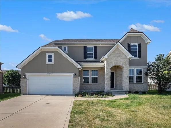 23809 W 92nd Ter, Lenexa, KS 66227