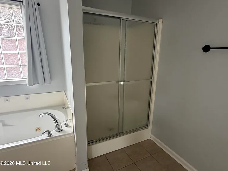 716 Hartwood Cv — Photo 11