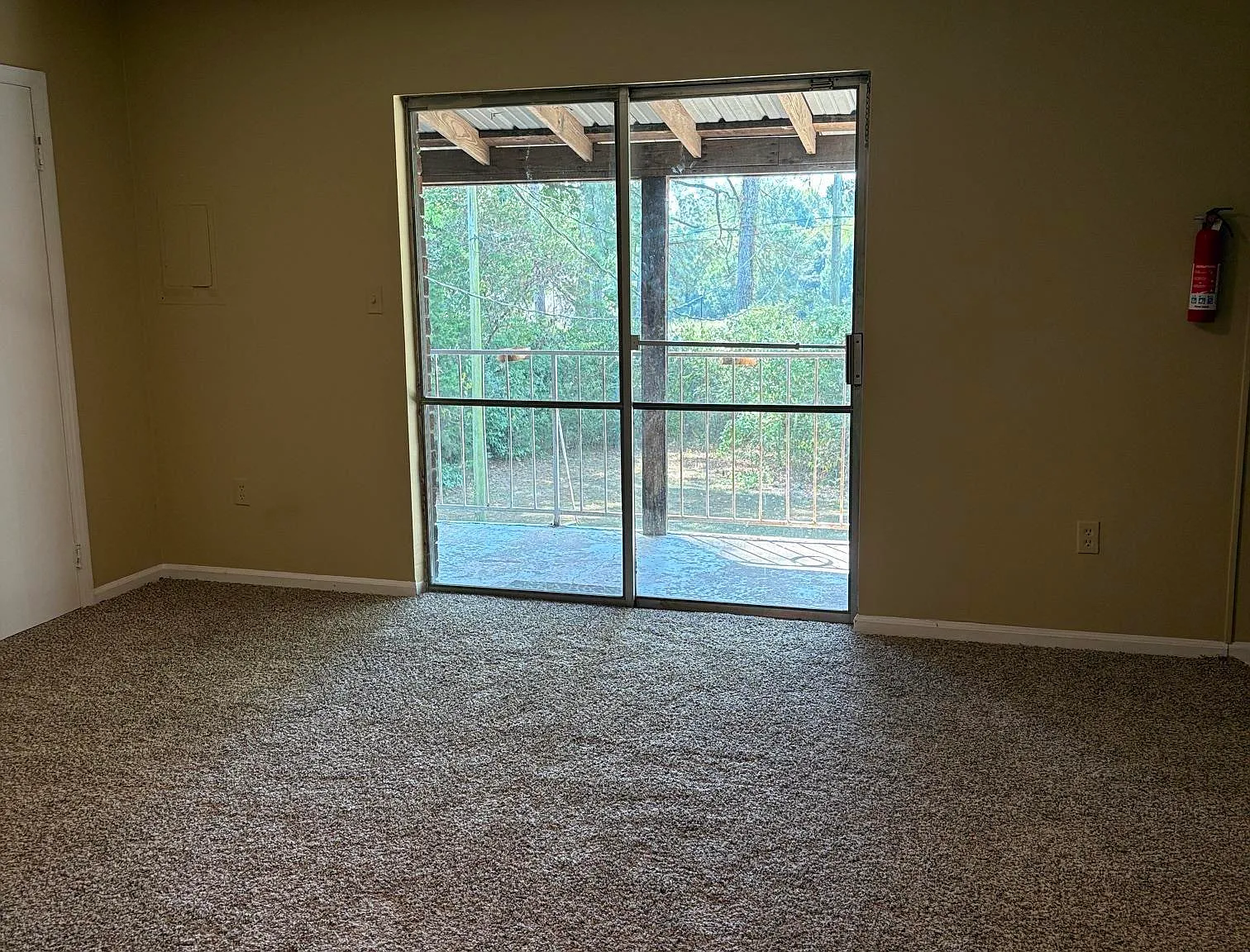 1 bed, 1.0 bath, 750 sqft, $650 — Photo 2