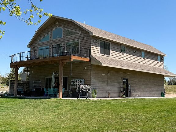 2nd image of 520 Birdie Ln