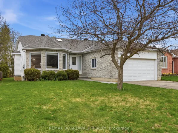 33 Treelawn Blvd, Perth, ON K7H 3P1