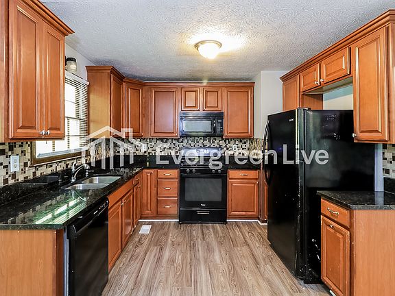 5th image of 7382 Grovewood Dr