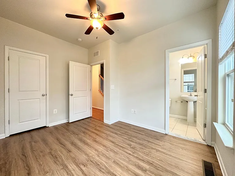 127 Decoverly Dr — Photo 23