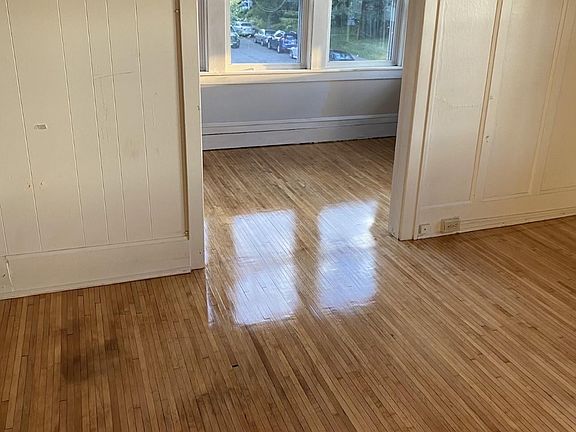 4th image of 1523 W Lake St APT 2A