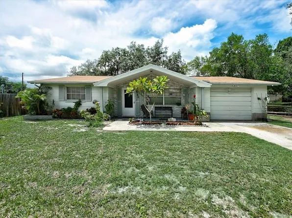 5440 Front Dr, Holiday, FL 34690