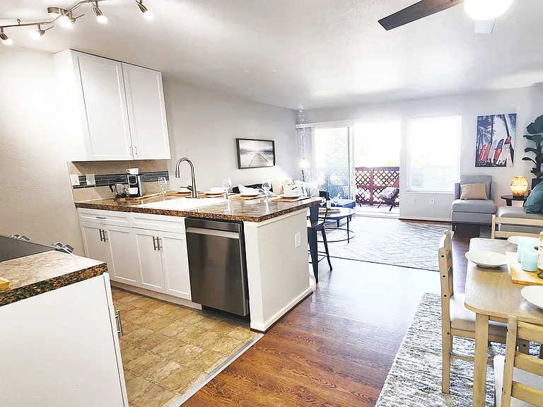 Hawaiian Apartments — Photo 44
