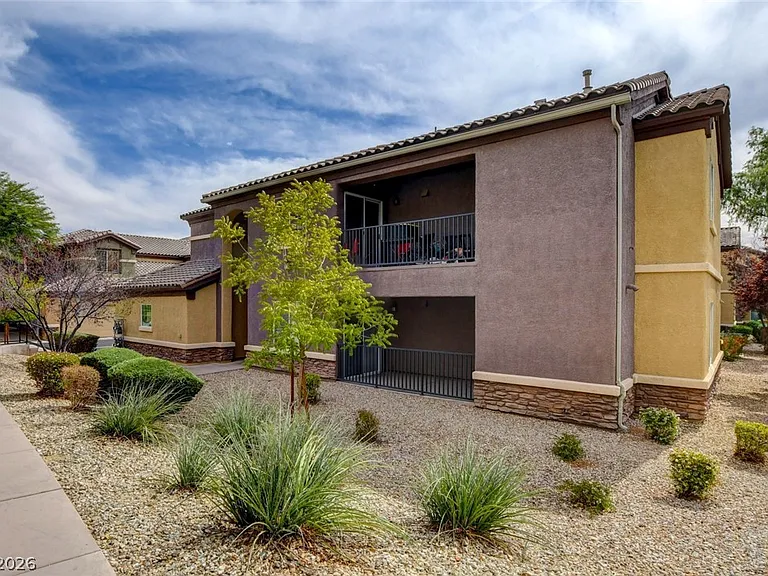 6868 Sky Pointe Dr #1078 — Photo 3