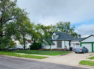 209 Farmington Ave NE, Bowbells, ND 58721