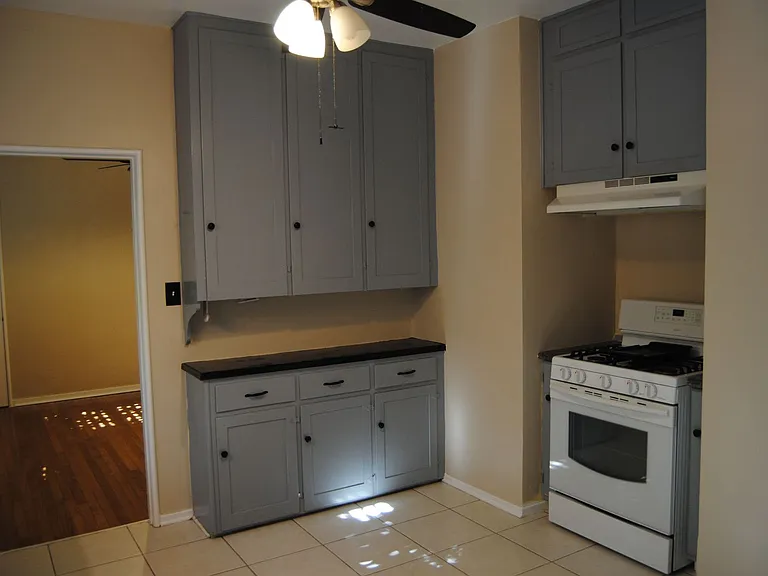 114 Flower St — Photo 20