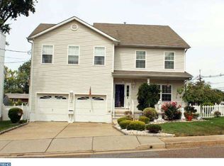 8 Murdock St, Fords, NJ 08863