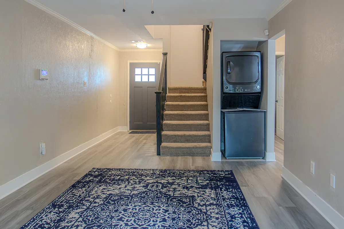 Building Photo - 404 Carter Dr #A