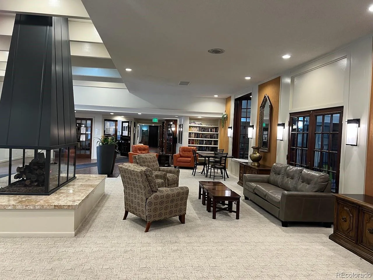 2 bed, 2.0 bath, 1050 sqft, $1,650 — Photo 2