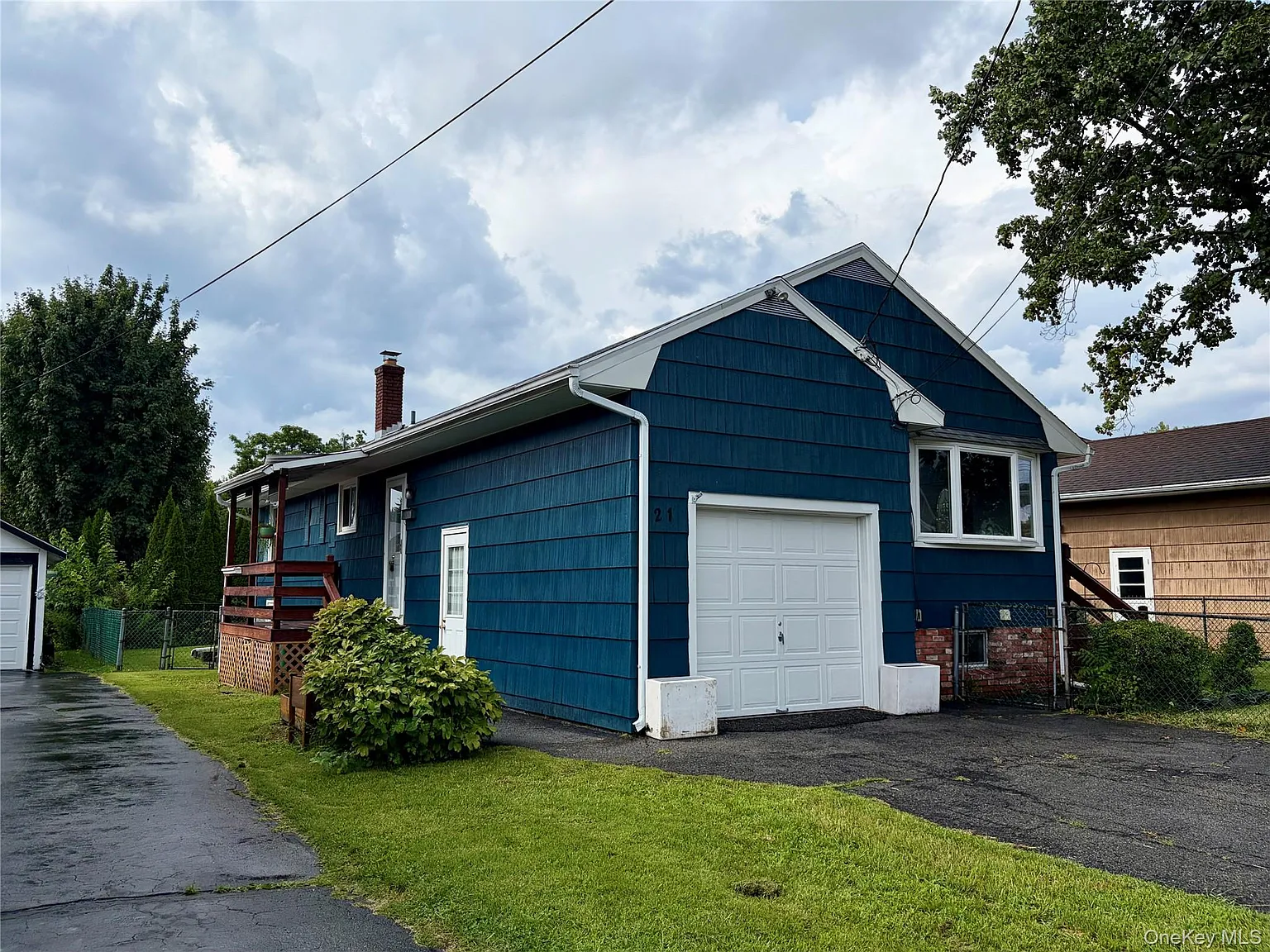 3 bed, 1.0 bath, 984 sqft, $3,500 — Photo 4