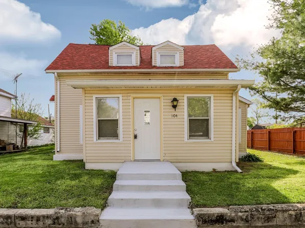 104 S Broad St, Mooreland, IN 47360