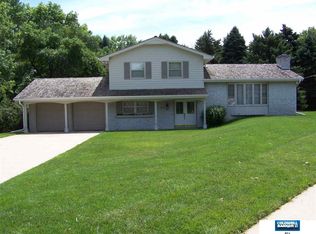 12515 Circle Dr, Omaha, NE 68144