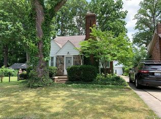 22750 Maple Ave, Farmington, MI 48336