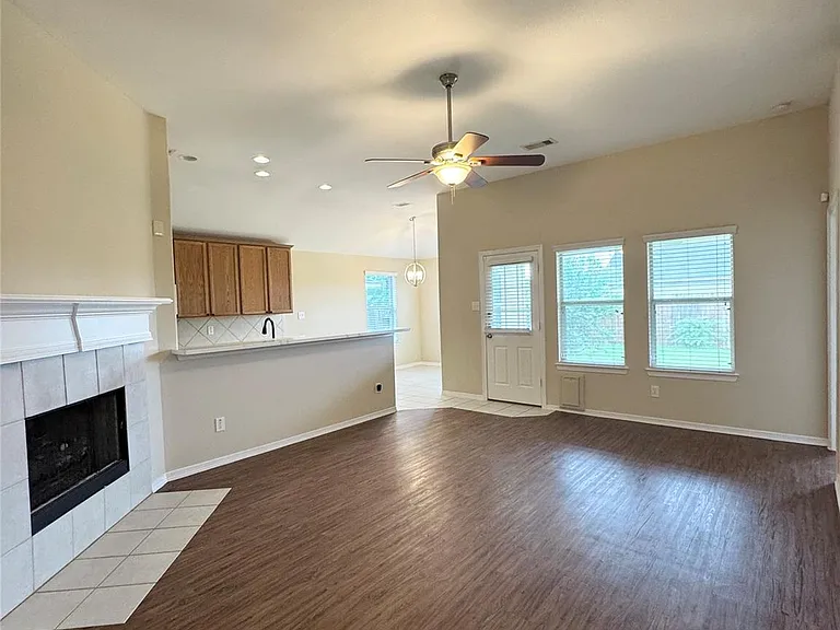 7039 Durango Creek Dr — Photo 11