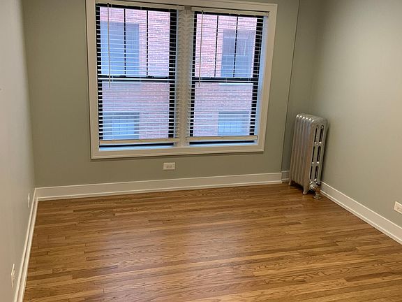 2nd image of 514 W Cornelia Ave #217TT