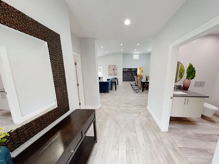 10331 La Grange Ave — Photo 3
