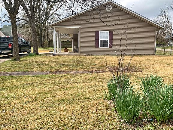 3rd image of 1501 Seran Dr