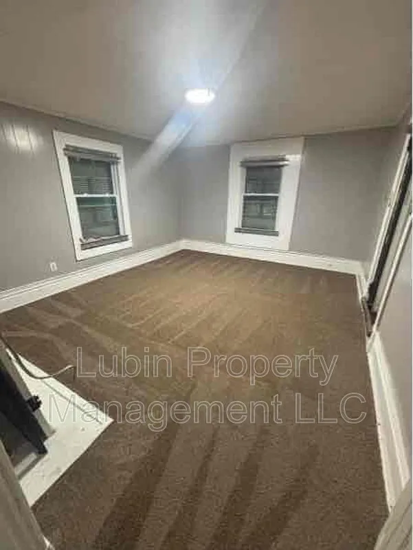2 bed, 1.0 bath, 798 sqft, $849 — Photo 4