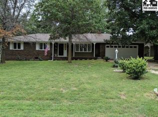 221 S Maple St, Arlington, KS 67514