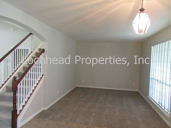 3rd image of 7610 Amesbury Ln