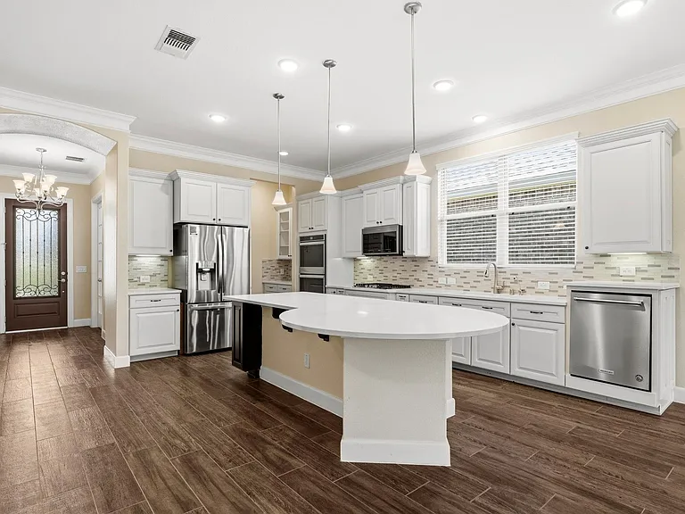 316 Connemara Dr — Photo 6