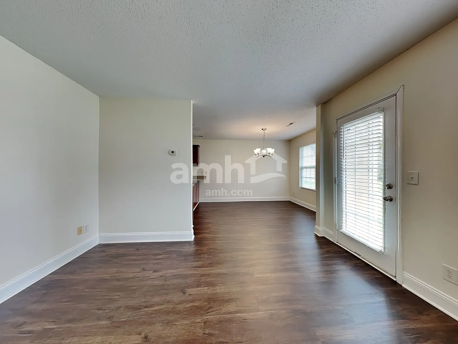 3 bed, 2.5 bath, 1629 sqft, $2,045 — Photo 4