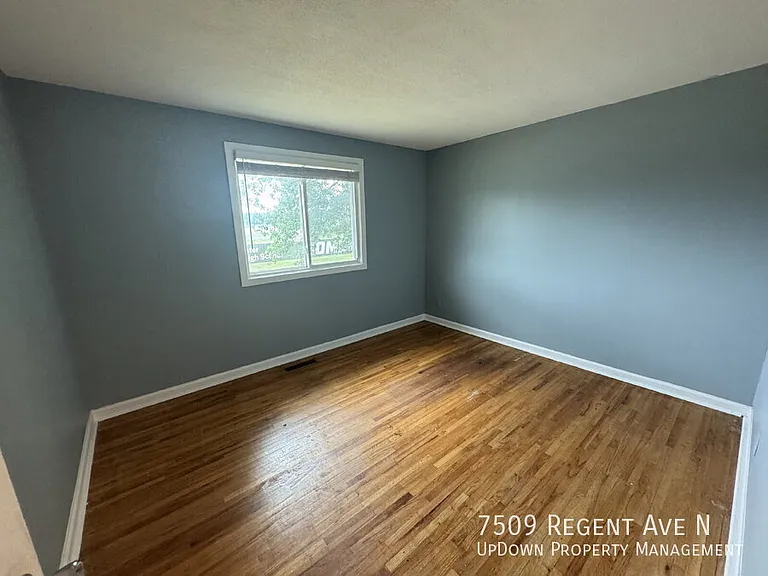 7509 Regent Ave N — Photo 11