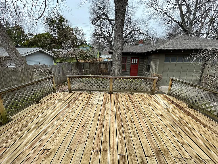 1335 E 18th St — Photo 15