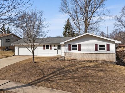1118 Roosevelt DRIVE, West Bend, WI, 53090