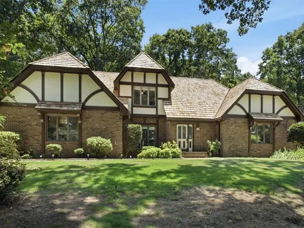4525 Mountain View Rd, Oakwood, GA 30566