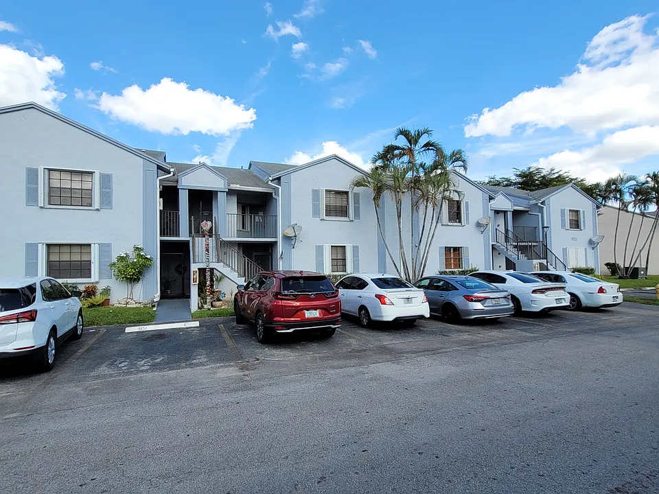 1051 Jefferson Dr #H