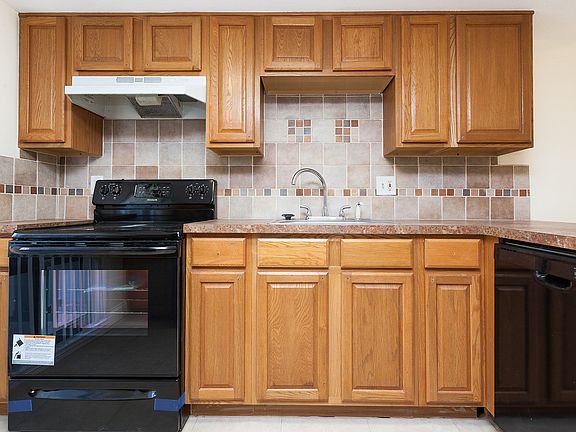 3rd image of 409 Sheoah Blvd APT 21