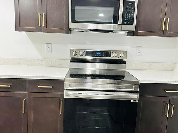 2nd image of 15203 S Park Bluff Way