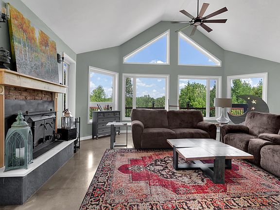 3rd image of 232 Covenant Ln