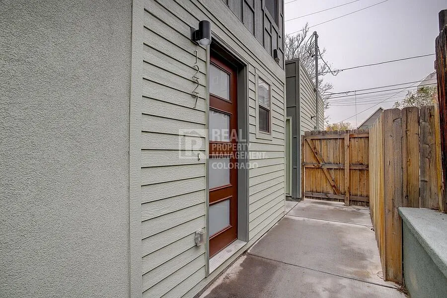 Spectacular SoCo Sloans Townhome — Photo 3