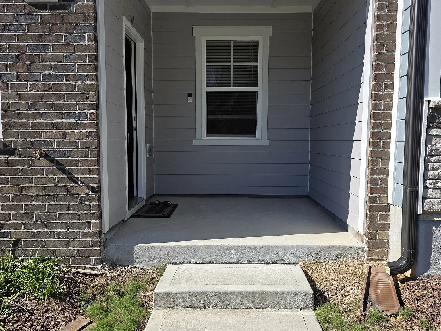 3 bed, 1936 sqft, $2,295 — Photo 3