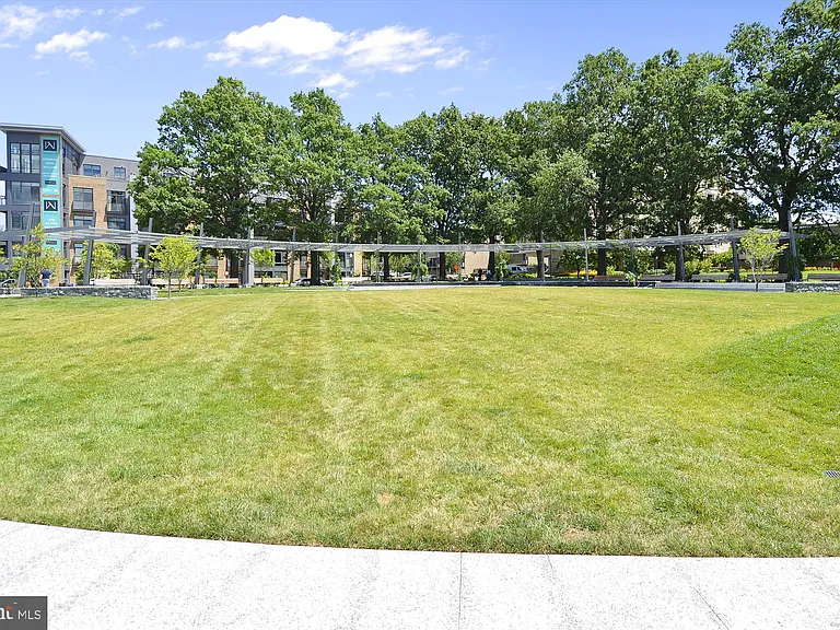 335 N St SW #335 — Photo 38