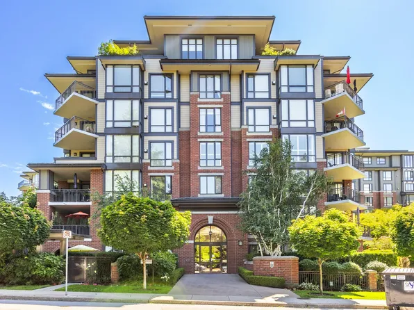 1580 Martin St #301, White Rock, BC V4B 5M3