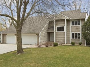 135 King Creek Rd, Golden Valley, MN 55416