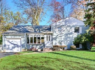 626 Stanley Pl, River Vale, NJ 07675