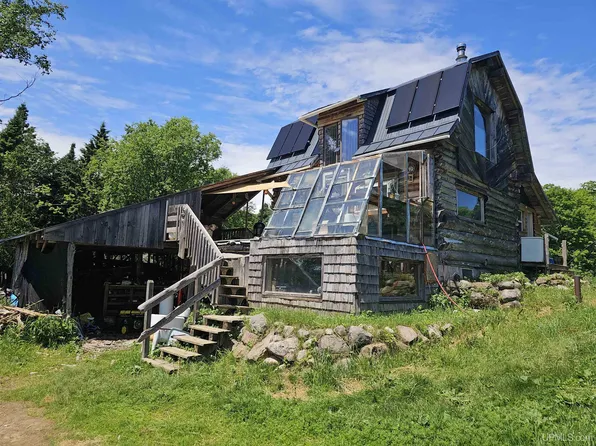 627 E M94 Hwy, Skandia, MI 49885