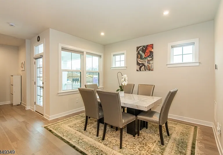 24 Willow Ln — Photo 4