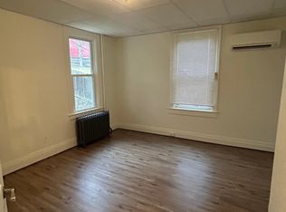 208 W College St APT 1B, Canonsburg, PA 15317