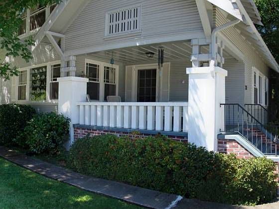 2nd image of 301 Snuffin St