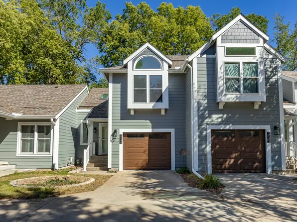 2548 Pine Cir, Urbandale, IA 50322