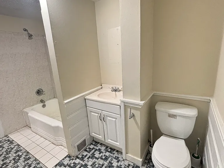 50 Oakdale Ave — Photo 17